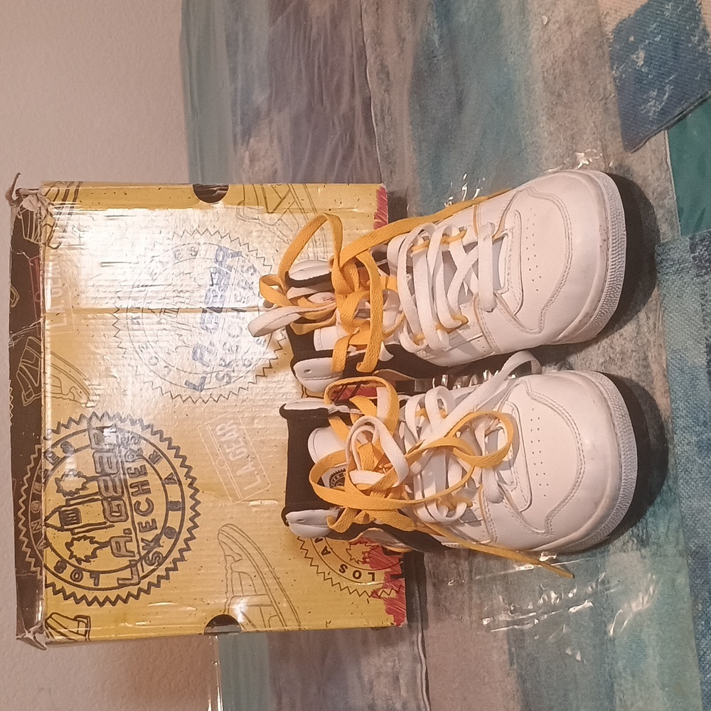 Lady L.A. Gear sneakers